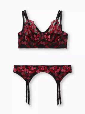 Torrid Black & Pink Heart Embroidered Underwire Bralette & Garter Set size 6